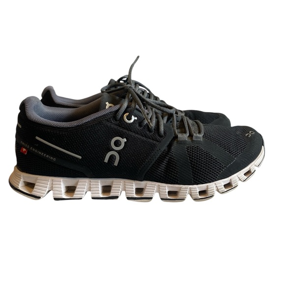 ON CLOUD SWISS ENGINEERED CLOUD WOMENS SNEAKERS, BLACK /WHITE, SIZE US 5 - Picture 3 of 9